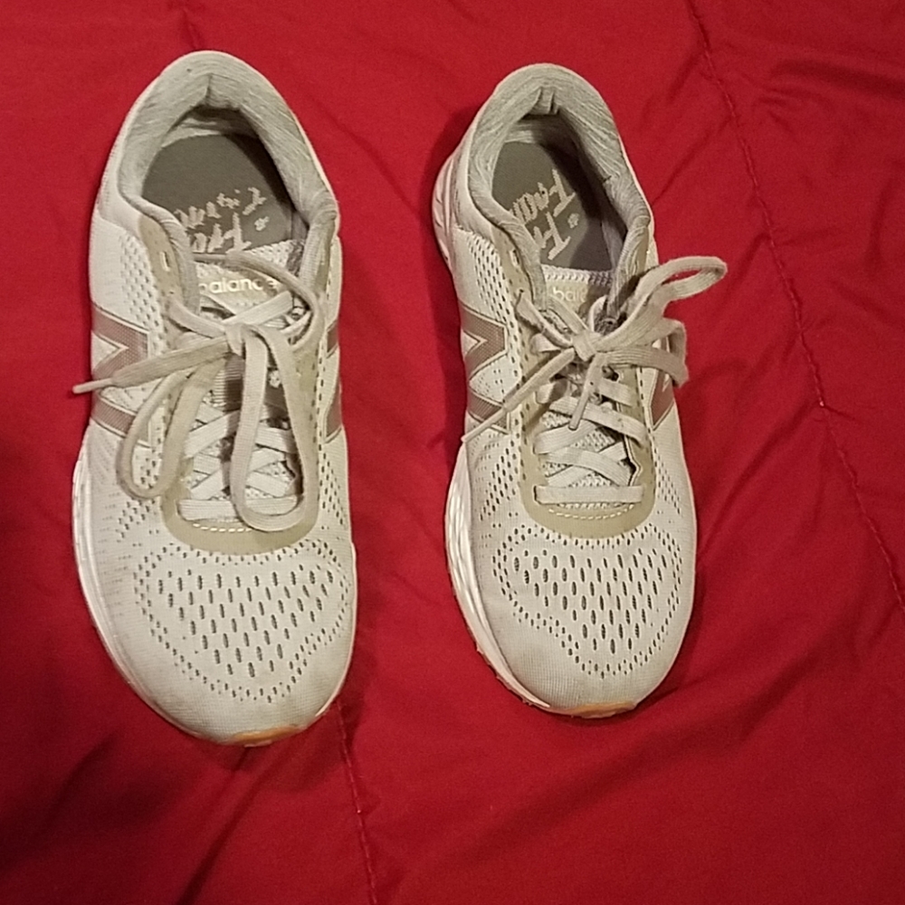 Girls sneakers slightly worn